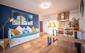 Room 4 Art Apartments Nr.3 In Vienna Center